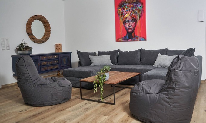 Guenzburg Apartment | Happy Queen vacation apartment