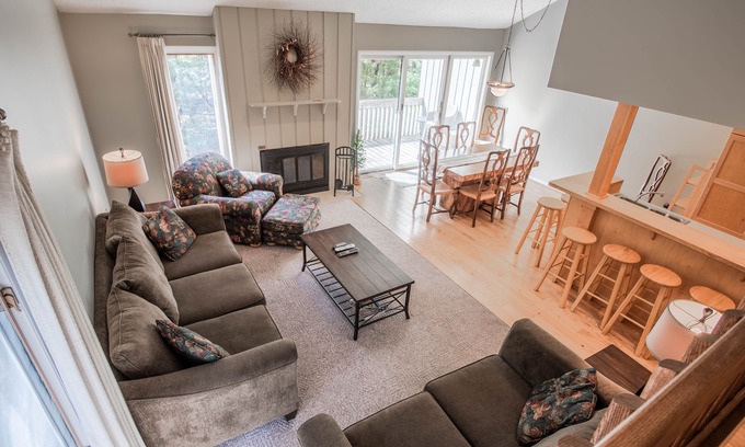 Harbor Springs Condo | Harbor Cove #39 | Private Beach Access on Little Traverse | Pool | Fireplace