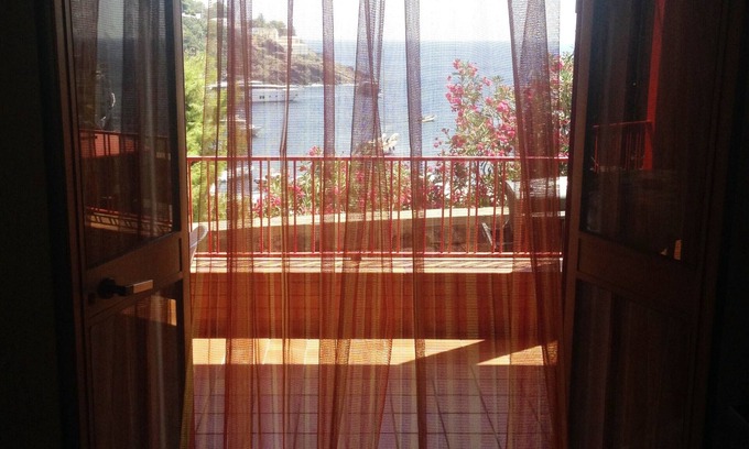 Ustica Apartment | Harbor front - Ustica