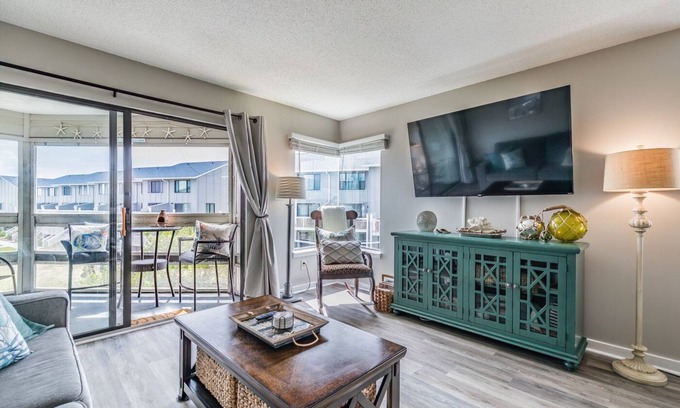 Oceanmarsh Subdivision Condo | Harbor Island Beach House L building