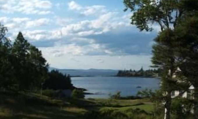 North Haven Cottage | harbor perch with delightful views - 2 houses, sleeps 7