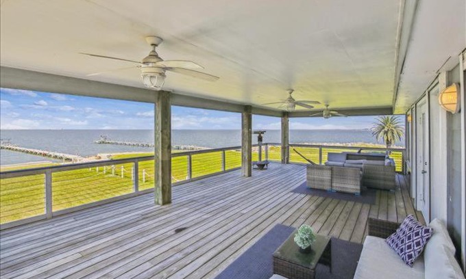 Galveston House | Harbor View Breeze