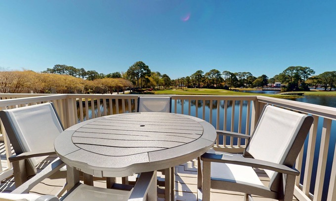 Miramar Beach House | Harbour Point 918 ~ Stunning Lakefront View ~ Newly Remodeled Kitchen