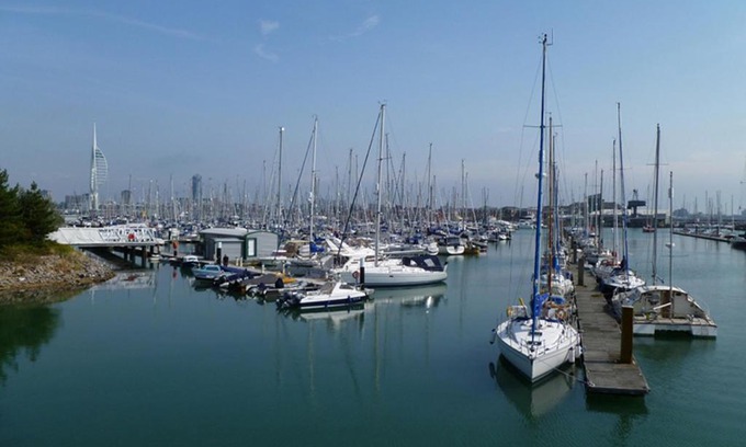 Gosport Apartment | Harbour View 4