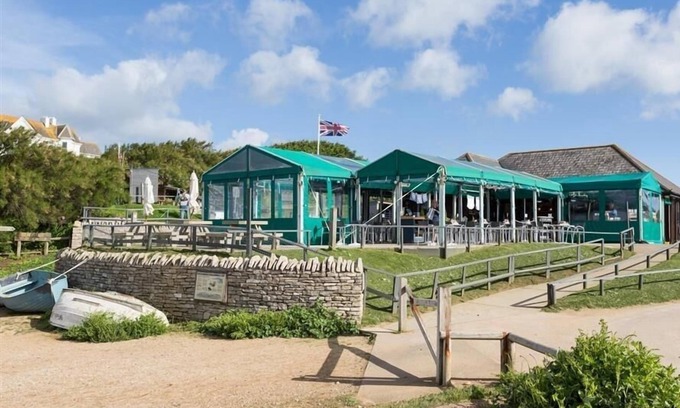 West Bay Cottage | HARBOUR VIEW APARTMENT in West Bay