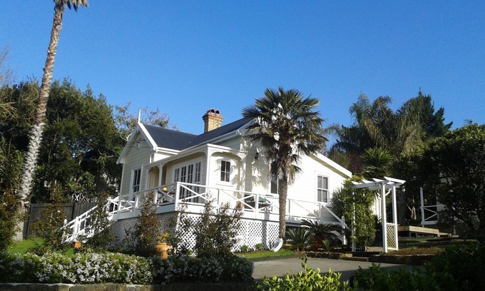 Onehunga House | Harbour View Cottage B&B