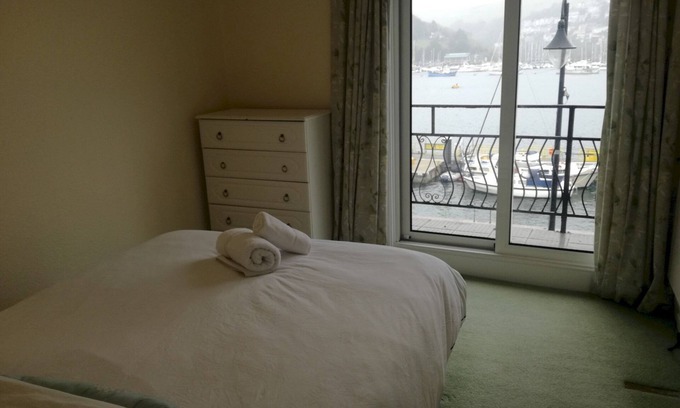 Dartmouth Apartment | Harbourside 2 - Two Bedroom Apartment, Sleeps 5
