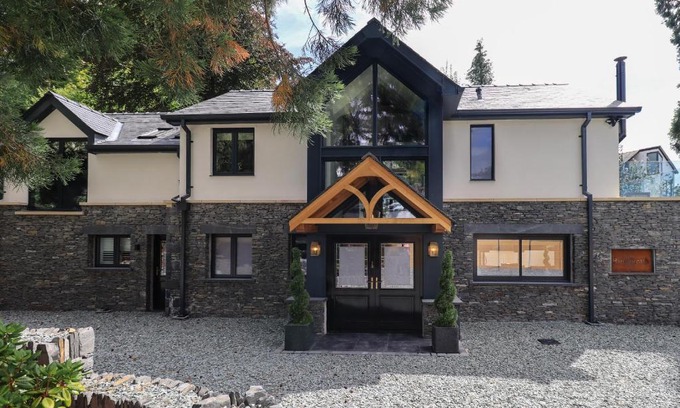 Bowness-on-Windermere House | Hare's Breath