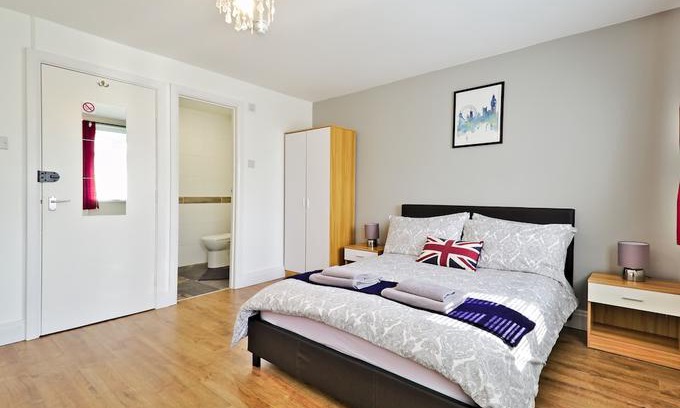 Woolwich Riverside House | Harlinger Lodge