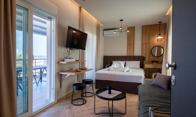 Alexandroupoli Apartment | Harmonia by homebrain