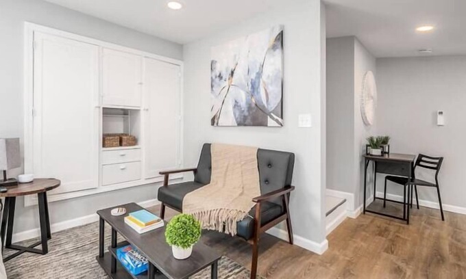 Downtown Columbus House | HARRISON STUDIO IN HEART OF COLUMBUS