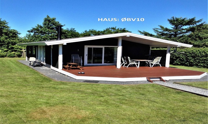 Hasmark Strand House | Hasmark beach 150m. Family friendly. Trampoline. Closed garden.pets allowed