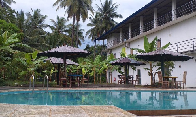 Habarana Hotel | Hasthi Lake Resort