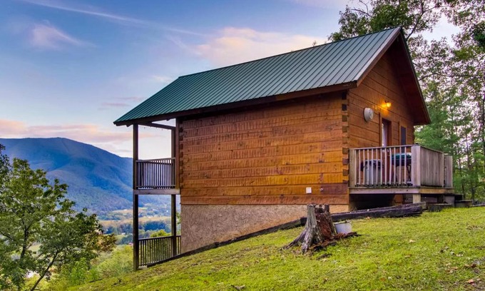 Gatlinburg - Pigeon Forge House | Hatcher's Mountain Cabin