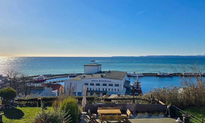 Sassnitz House | Haus Waterkant - with a direct view of the SAIL GP - Haus Waterkant