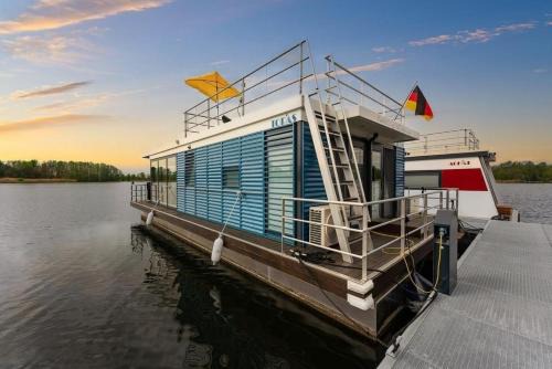 Oberhavel Boat Rental | Hausboot Topas