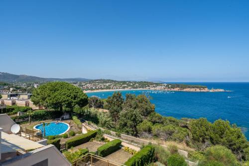 Sant Feliu de Guixols Apartment | Hauzify I Apartament Montecarlo
