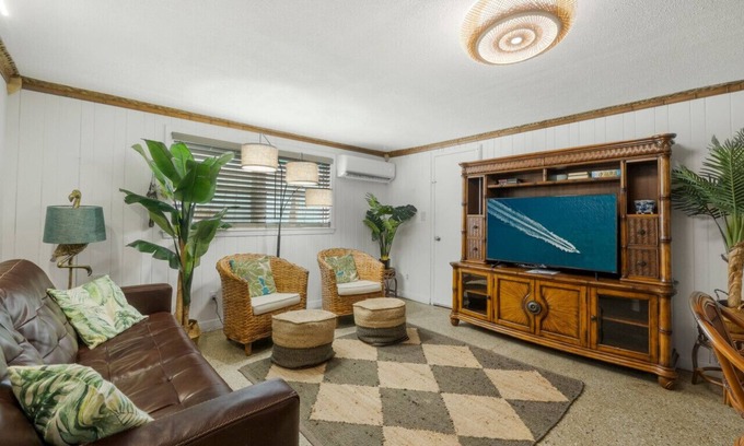 Laguna Beach Condo | Havana Daydreaming|Laguna Beach|Pet Friendly