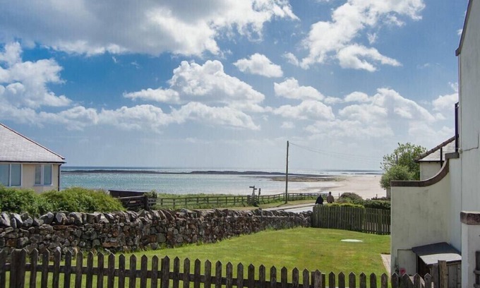 Newton by the Sea Cottage | HAVEN COTTAGE, family friendly in Low Newton-By-The-Sea