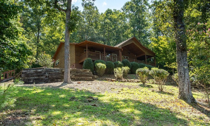 Murphy Cabin | Haven in the Hills! Spectacular Views, River Access, & 5-Star Amenities!