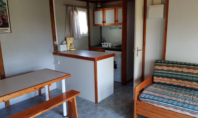 Villeneuve d'Aveyron House | Haven of peace close to tourist attractions in the Lot and Aveyron valleys