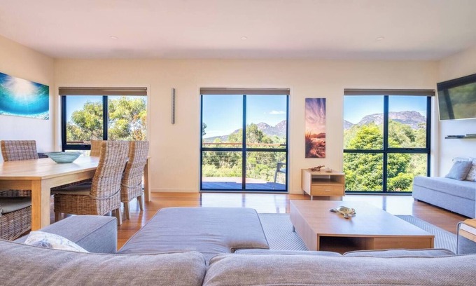 Coles Bay House | Haven On Bradley - Amazing views of The Hazards Mountains!