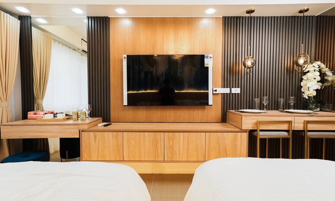 Barangay 76 Condo | Hawaii Suite @SHORE RESIDENCES SEASIDE BLVR, COR, SUNRISE DRIVE MOA COMPLEX