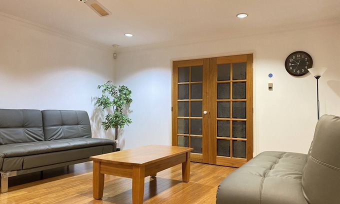 Hawker House | Hawker 4BR House（Air-Con, WiFi, Netflix, Parking）