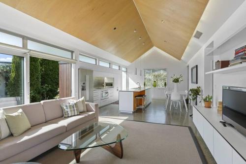 Saint Albans House | Hawkesbury Executive Home