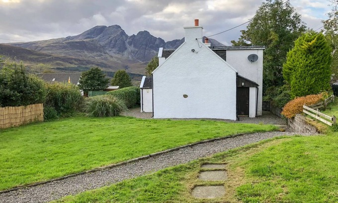 Torrin Cottage | HAWTHORN DENE, pet friendly, cosy croft cottage with mountain views in Torrin