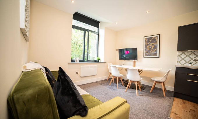 Ainley Top Apartment | Hayy ApartHotels Top Choice for Leisure & Business