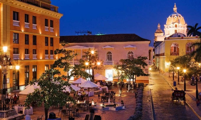 Centro Cabin | Hdl-pr Hotel Room in the Historic Center With Pool and Wifi