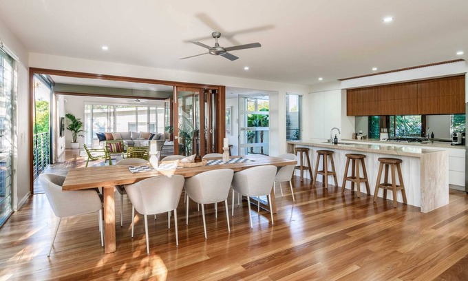 Moffat Beach House | Headlands Hideaway - Pet Friendly Home at Moffs
