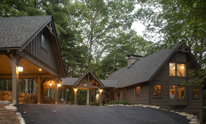 Cashiers Cottage | Headwater Cabin - Listen to the Chattooga River!