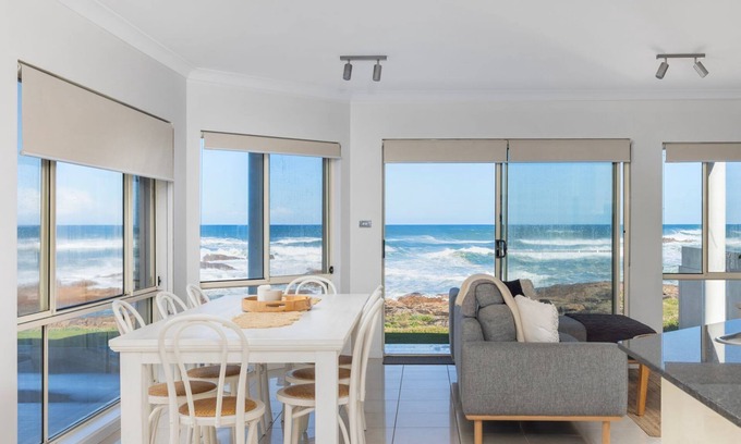 Anna Bay House | Hear the waves watch the whales Anna Bay