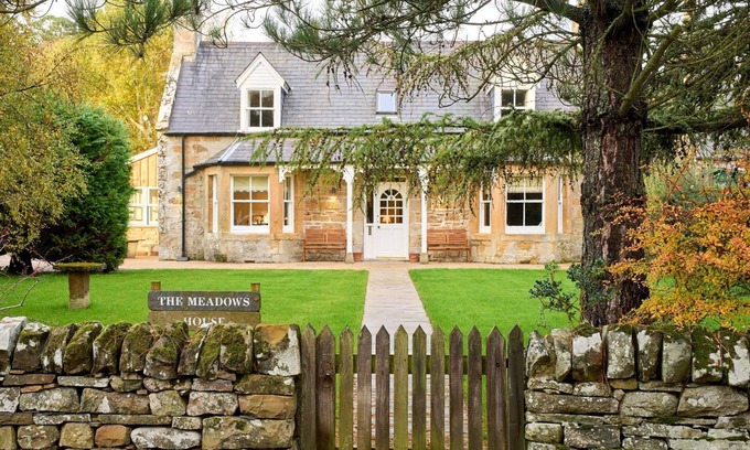 Dornoch House | Heart of Dornoch - luxury home, 5 mins walk to golf course