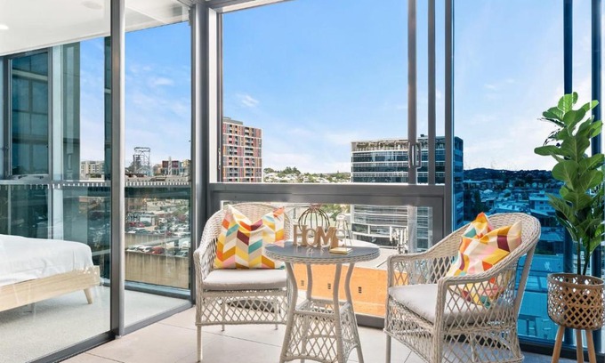 Fortitude Valley Apartment | Heart of the Valley Chic High Level 2BR Apartment