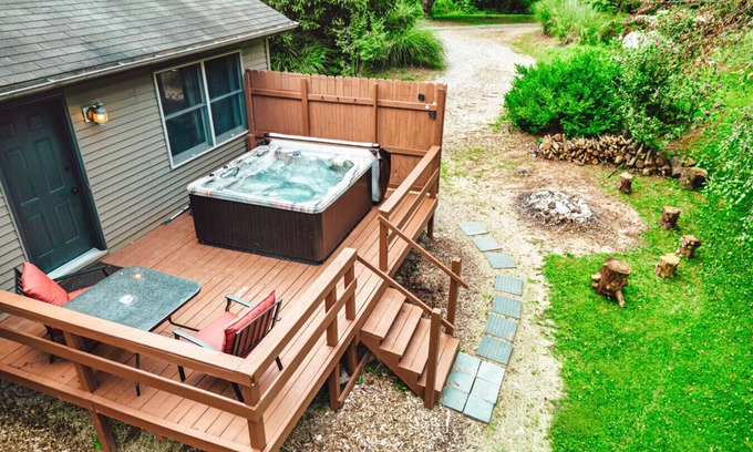 Rockbridge Apartment | Heartland Hideaways, Cabin 1