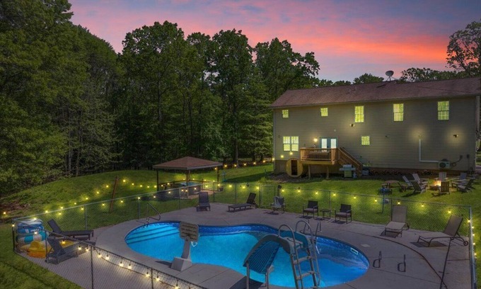 Cresco House | Heated IG Pool+Sauna+Hot Tub+Game Room+Theater