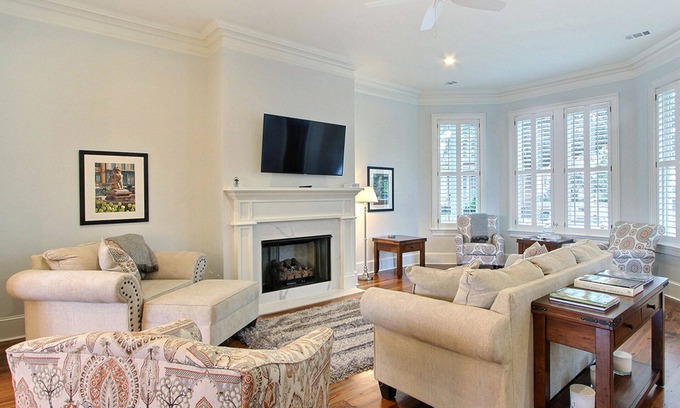 Old West Broad Neighborhood House | Heated Pool Access | 5*Clean | Flex Cancelation