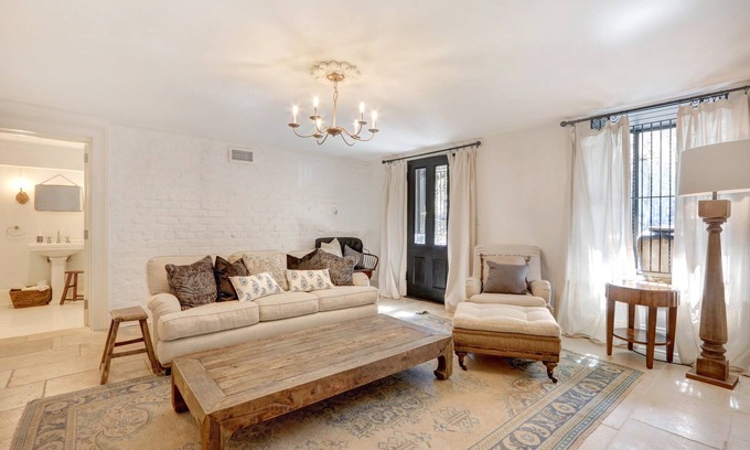 Historic Downtown Savannah Apartment | Heated Pool Access | Brand New Home! |