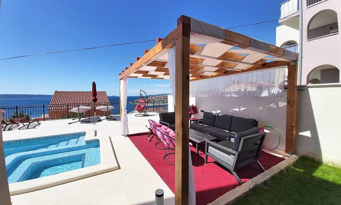 Businci Apartment | Heated swimming pool, stunning sea view terrace ap7