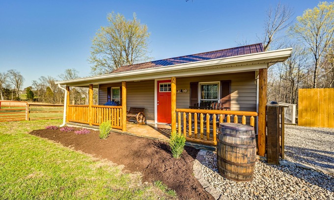 Lindseyville Cabin | 'Heavenly Hideaway' Cabin, 7 Mi to Mammoth Cave!