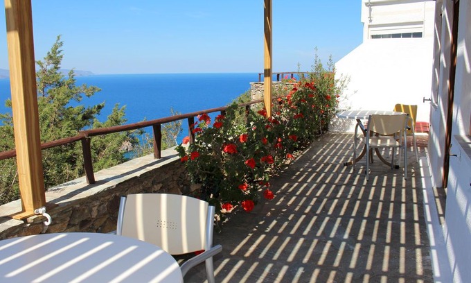 Istron Apartment | Heavenly located above the sea, pool, wifi - holiday apartment Istron, Crete