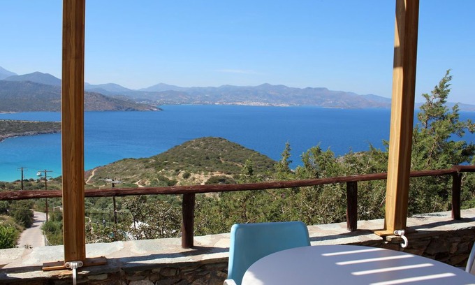 Istron Apartment | Heavenly located above the sea, pool, wifi - holiday apartment Istron, Crete