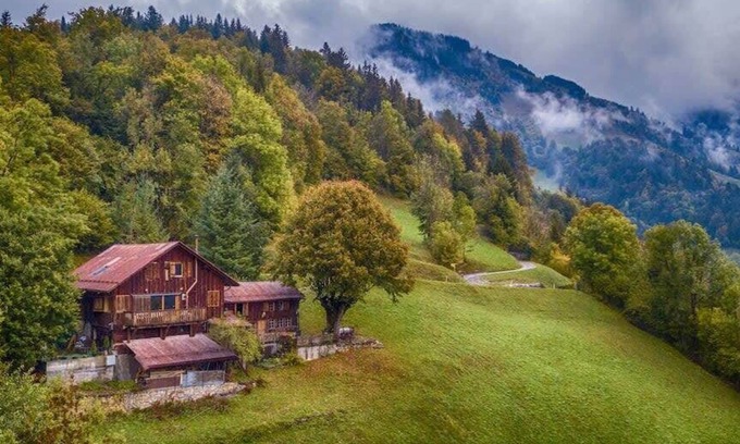 Rossiniere Apartment | Heidi Chalet - Panoramic View - Modern Part