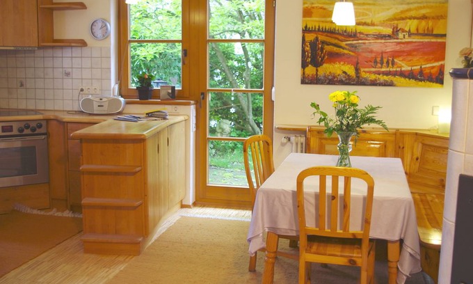 Bermatingen Apartment | Heimeliges und großzügiges Haus Sonnenschein in Bermatingen, 01. Sonnenterrasse
