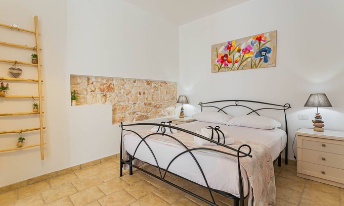 Conversano Bed & Breakfast | Helios Room 2 by Wonderful Italy