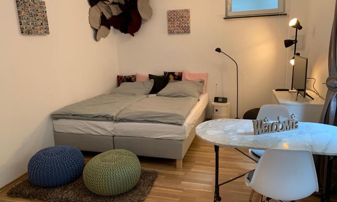Munchen District Apartment | Helle Souterrainwohnung mit Komfort
