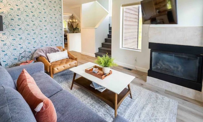 Silverthorne House | Hemingway Haus: 🎿Ski, 🌄 Views, Sauna, ⛵️Lake Life